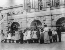 A class of the 2nd Division at the fountain in front of the Library of Congress, (1899?). Creator: Frances Benjamin Johnston