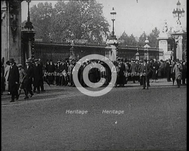 A Crowd of People Standing Outside Buckingham Palace as a New Government is Formed, 1924. Creator: British Pathe Ltd.