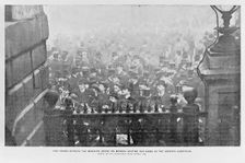 A crowd outside Mansion House, London wait for news of Queen Victoria's health, 1901. Creator: Unknown