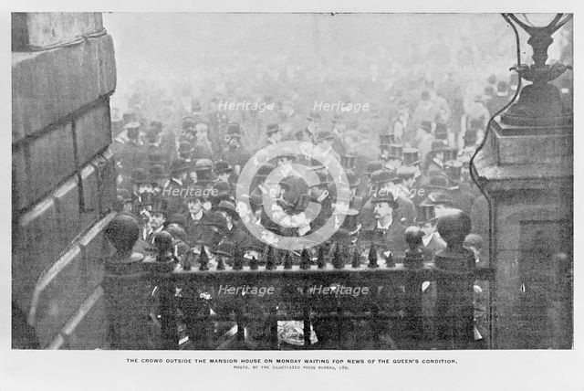 A crowd outside Mansion House, London wait for news of Queen Victoria's health, 1901. Creator: Unknown.