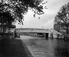 A footbridge over the Grand Union Canal at Formosa Street, Paddington, London, 1914. Artist: Bedford Lemere and Company