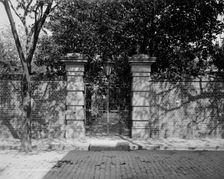 A Gateway, Charleston, S.C., between 1900 and 1910. Creator: Unknown
