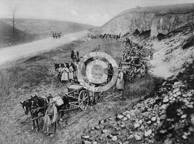 A German machine-gun unit, World War I, 1915. Artist: Unknown