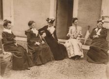 A group of women talking 1937