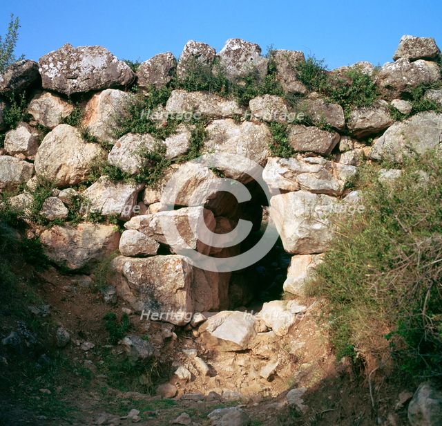 A Greek Cyclopean bridge