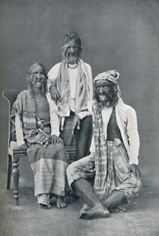 A hairy family of Mandalay, Burma, 1902. Artist: Bourne & Shepherd