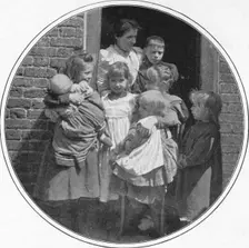 A happy little group, London, c1901 (1901)