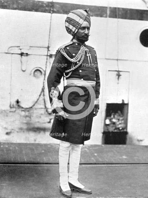 A jemadar of the viceroy's bodyguard, 1902-1903. Creators: Unknown, Francis Godolphin Osbourne Stuart.