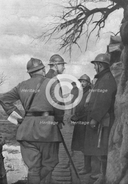 ''A l'armee Belge; Le roi Albert, Le roi des Belges aux tranchees de Steenstraete', 1916 (1924) Creator: Unknown.