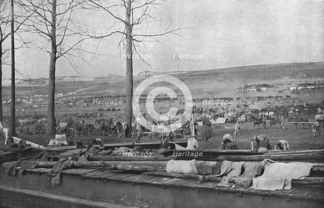 ''A l'arriere de Verdun; Un camp sur la Meuse', 1916 (1924) Creator: Unknown.
