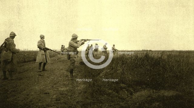 '' A l'est de Montdidier; A l'attaque du village de Piennes, au Sud-Est de Montdidier..., 1918. Creator: Unknown.