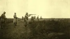 A l'est de Montdidier; A l'attaque du village de Piennes, au Sud-Est de Montdidier..., 1918. Creator: Unknown