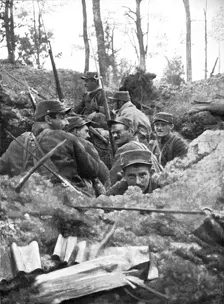 'A la grande tranchee de Calonne; La deuxieme ligne allemande est conquise 1915. Creator: Unknown