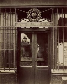 A la Grappe d'Or, 4 place d'Aligre, 1911. Creator: Eugene Atget