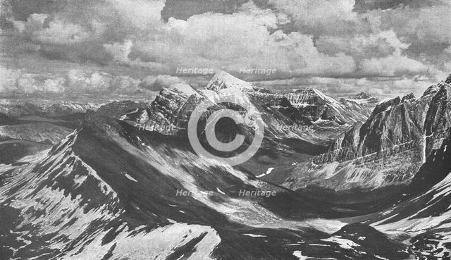 'A la memoire de Miss Edith Cavell; la cime neigeuse des Montagnes Rocheuses a laquelle..., 1916. Creator: Unknown.