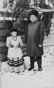 A man with his daughter, late 19th cent - early 20th cent. Creator: I Popov