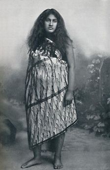 A Maori girl with matting dress, 1902