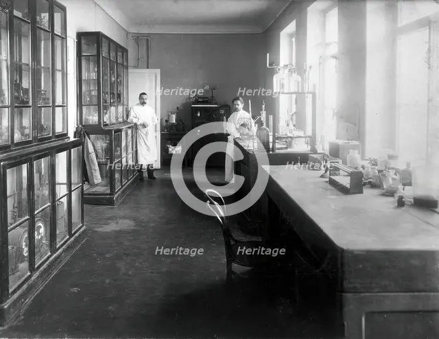 A physiology laboratory, either at the Institute of Experimental Medicine or at the Imperial...,1904 Creator: Unknown.