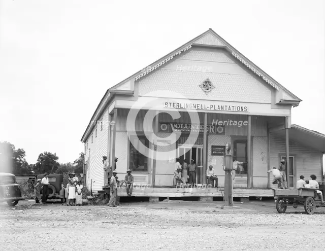 A plantation store near Clarksville, Mississippi, 1936. Creator: Dorothea Lange.