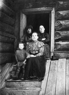 A rich peasant family from the village of Boguchansky, Yenisei district, 1911. Creator: Unknown