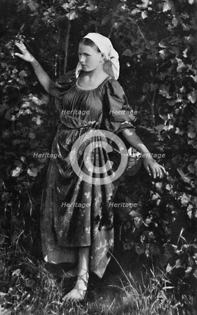 A Russian peasant girl, 1912. Artist: J Daziaro.