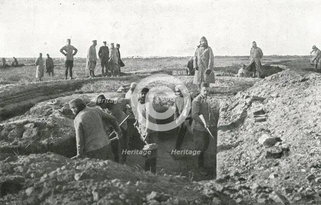 ''A Salonique; La ville et le camp de Salonique sont mis immediatement en etat de defense', 1916. Creator: Unknown.