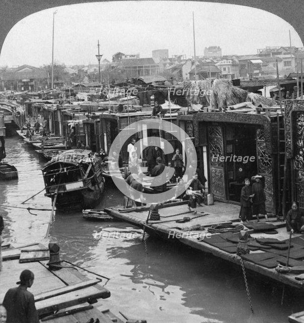 A street of 'flower boats', Canton, China, 1900.Artist: Underwood & Underwood
