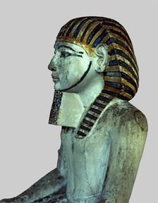 Amenhotep I, detail of the top, statue made in polychromed limestone