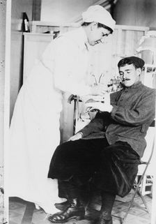 American Nurse, American ambulance, Paris, between 1914 and c1915. Creator: Bain News Service