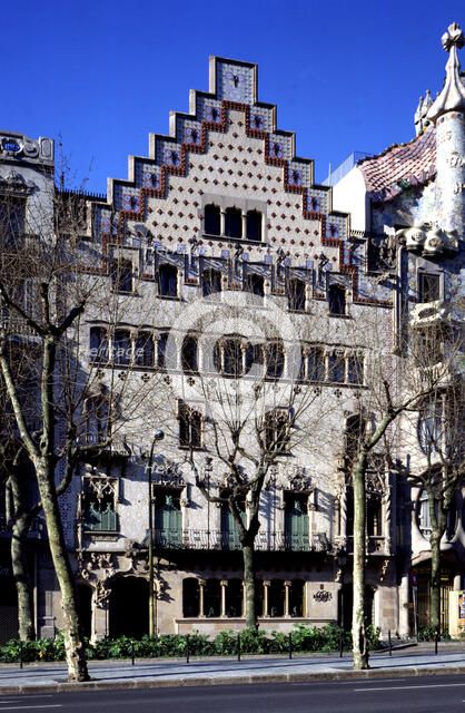 Ametller House on Paseo de Gracia, by Josep Puig i Cadafalch (1867-1956).