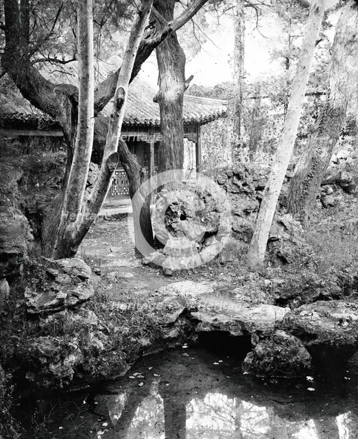 Amoy (Xiamen), Fukien province, China: a temple, 1870/1871. Creator: John Thomson.