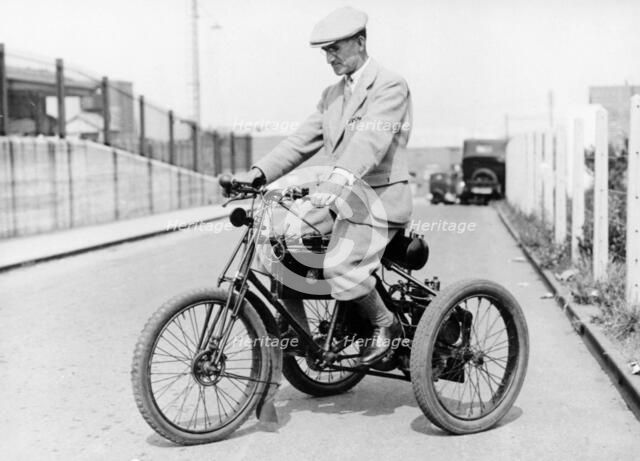 An 1898 De Dion tricycle and rider, (c1898?). Artist: Unknown