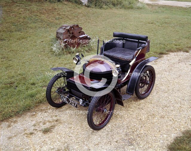 An 1899 Wolseley 3.5hp. Artist: Unknown