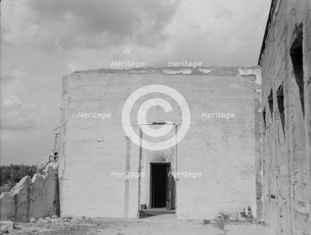 An abandoned lumber town, Fullerton, Louisiana, 1937. Creator: Dorothea Lange.