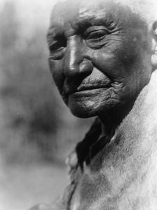 An aged Paviotso of Pyramid Lake, c1924. Creator: Edward Sheriff Curtis