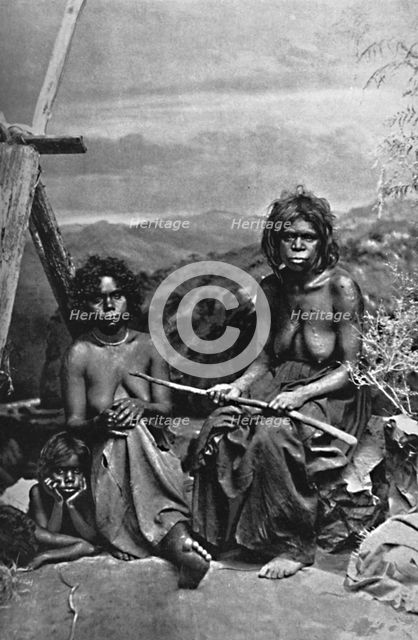 An Australian woman and her children, 1902. Artist: W Lindt.