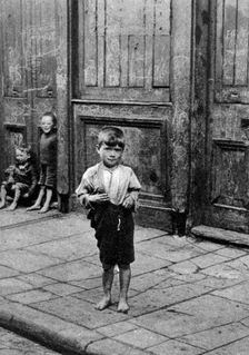 An East End child, London, 1926-1927
