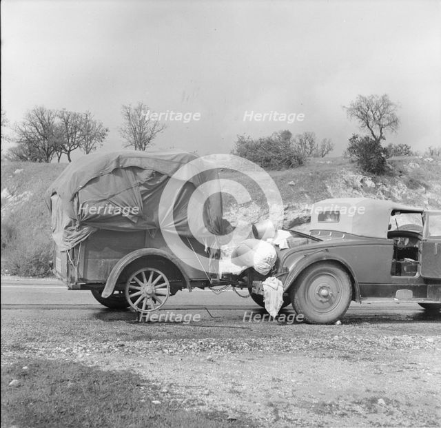 An oil worker builds himself a trailer and takes to the road, California, 1936. Creator: Dorothea Lange.