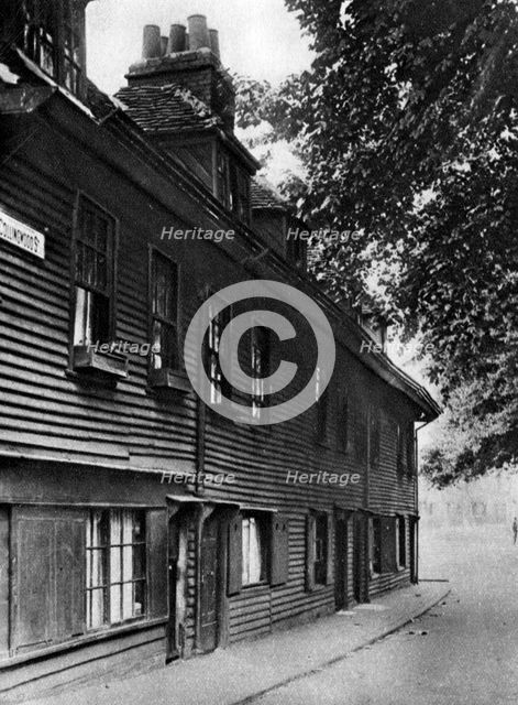 An old wooden house in Collingwood Street, London, 1926-1927.Artist: Whiffin
