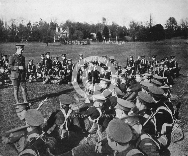'An open-air lecture in the Parks, Oxford', 1915. Artist: Unknown.