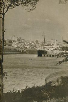An Orient Liner berthed in Woolloomooloo Bay 1937