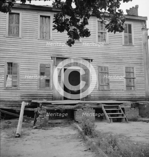 Antebellum plantation house, Greene County, Georgia, 1937. Creator: Dorothea Lange.