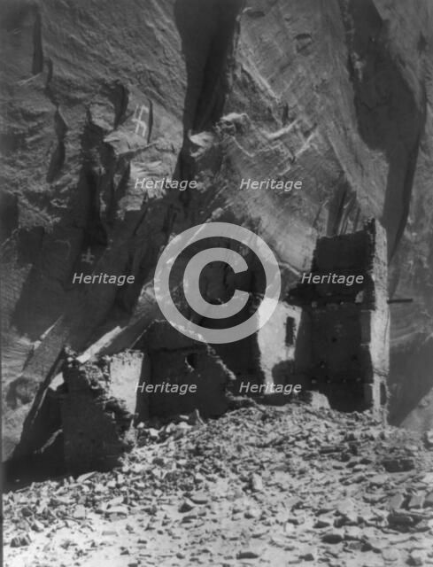 Antelope Ruin, Cañon del Muerto-Navaho, c1907. Creator: Edward Sheriff Curtis.