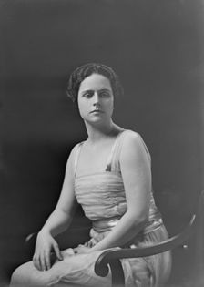Anthony, E.C., Mrs., portrait photograph, not before 1916. Creator: Arnold Genthe