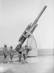 Anti-aircraft gun, between c1915 and c1920. Creator: Bain News Service