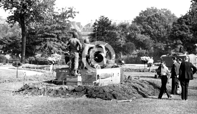 Anti-aircraft gun position in the Garden of the Tuileries, liberation of Paris, August 1944. Artist: Unknown