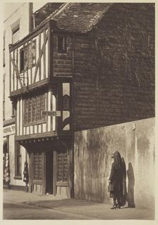 [Antiques]. From the album: Photograph album - England, 1920s. Creator: Harry Moult