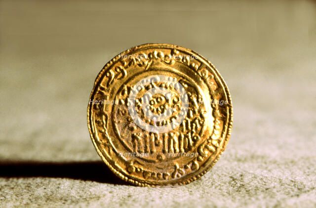 Andalusian gold dinar, also called 'Mancuso', used in Catalan counties during feudal times.