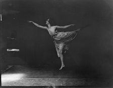 Andrews, Florence, Miss, 1918 July. Creator: Arnold Genthe