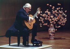 Andrés Segovia (1894-1987), Spanish concert guitar during a performance in Madrid